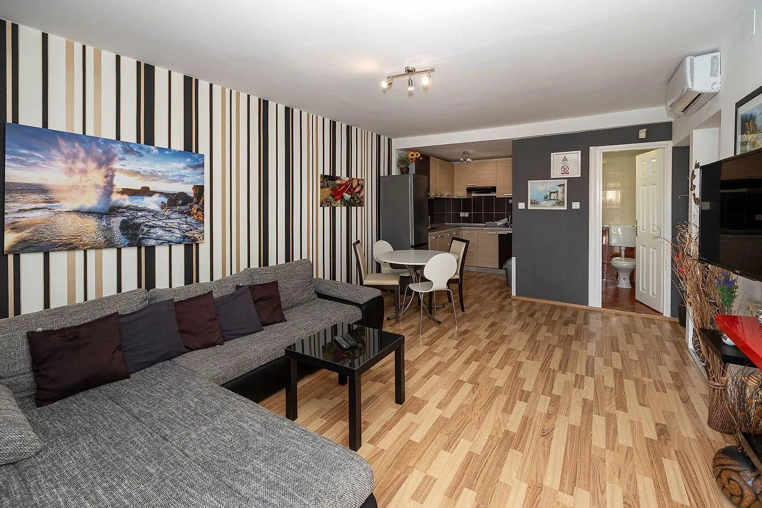 Malerisches Apartment Nur 200 Meter Zum Strand Mit Privater Terrasse, Grill, Pool, Lounge-Bereich Dramalj